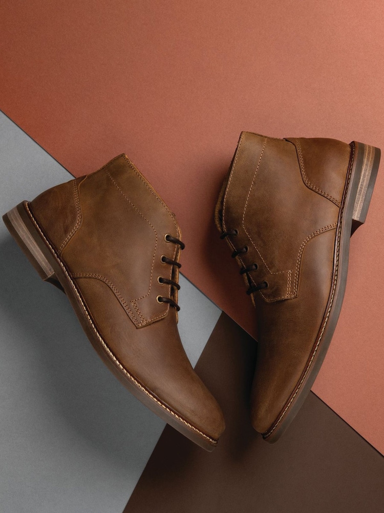 Loake Gilbert Oiled Nubuck Chukka Boots - Image 2 of 4
