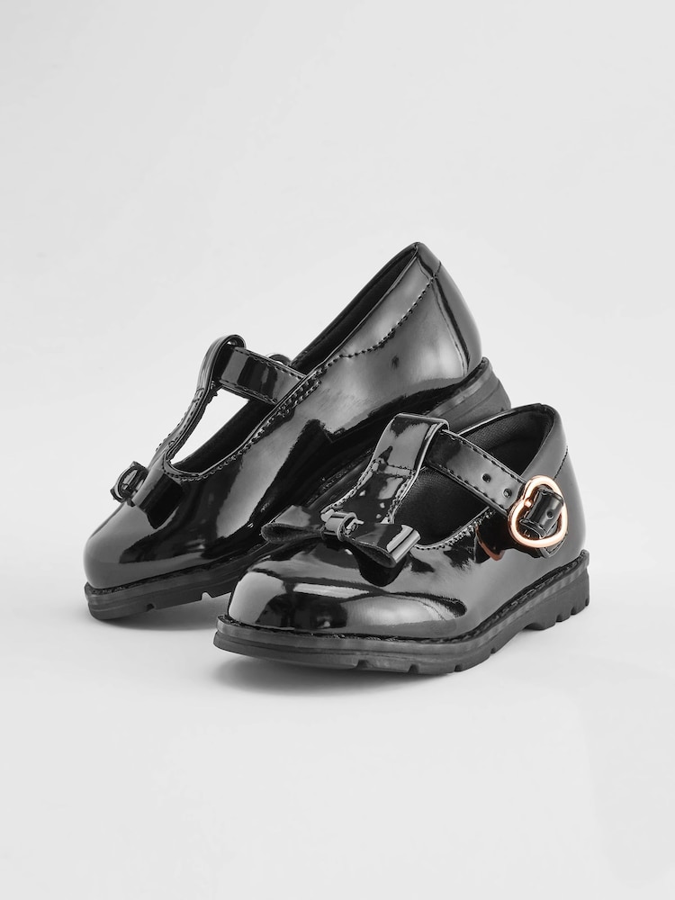 Schwarzes Lackleder - School Junior Schuhe mit T-Riemen und Zierschleife - Image 3 of 7