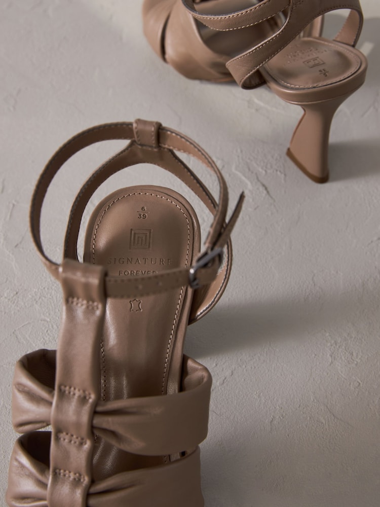 Taupe - Signature Ledersandalen mit Schleife - Bild 6 von 6 Taupe - Signature Ledersandalen mit Schleife - Bild 6 von 6