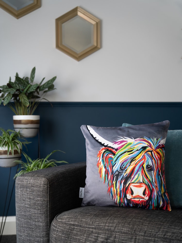 Steven Brown Art Grey Rab McCoo 45cm Cushion - Image 2 of 5 Steven Brown Art Grey Rab McCoo 45cm Cushion - Image 2 of 5