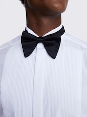MOSS White Tailored Fit Wing Collar Pleated 100% Cotton Dress Shirt - Image 2 of 5