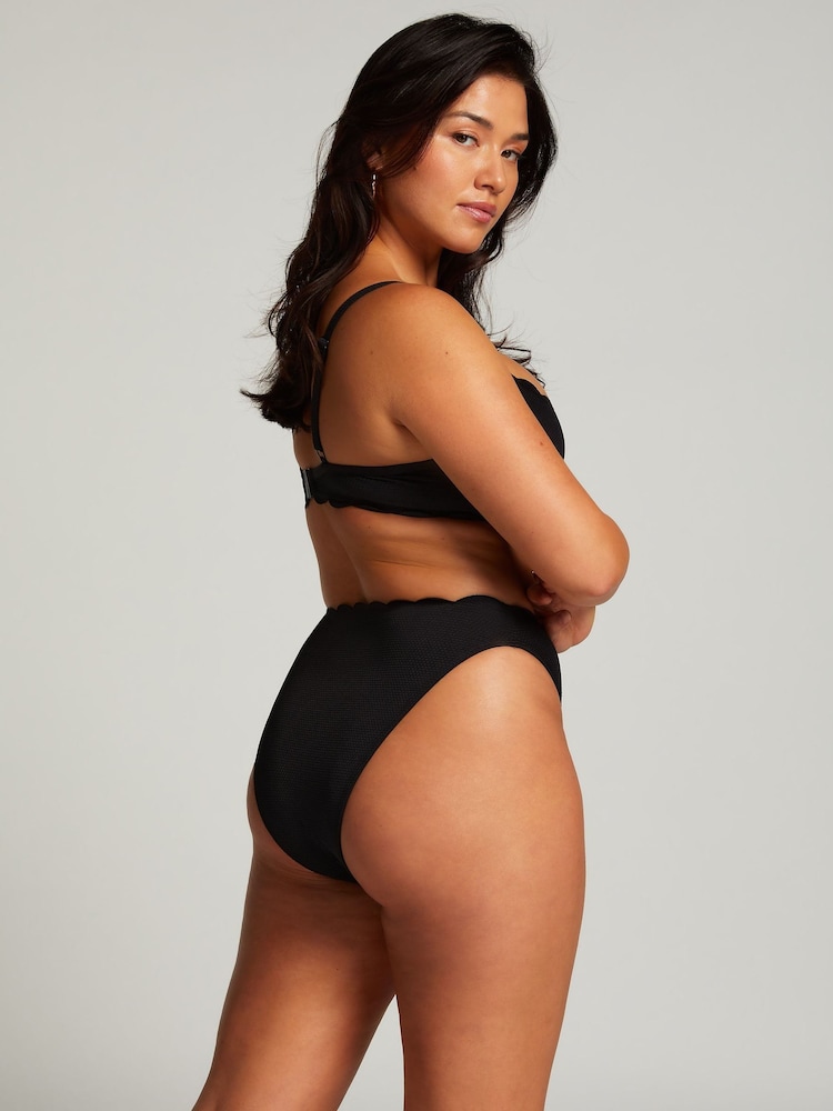 Hunkemöller Black Scallop Padded Bikini Top - Image 2 of 5