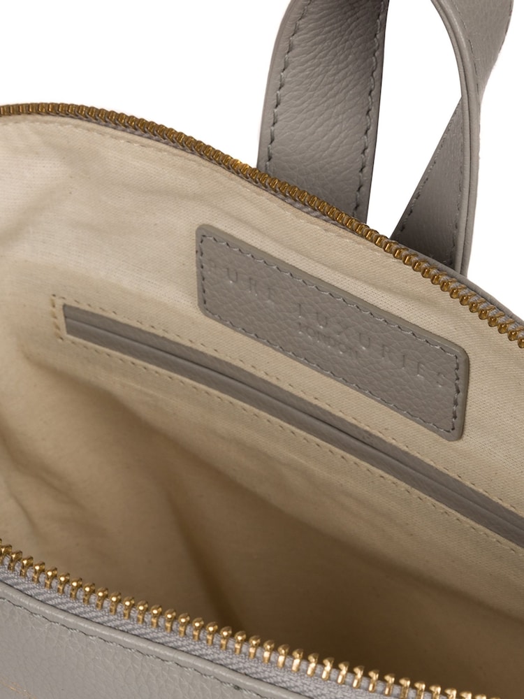 Pure Luxuries London Kinsely Leather Backpack - Image 5 of 5