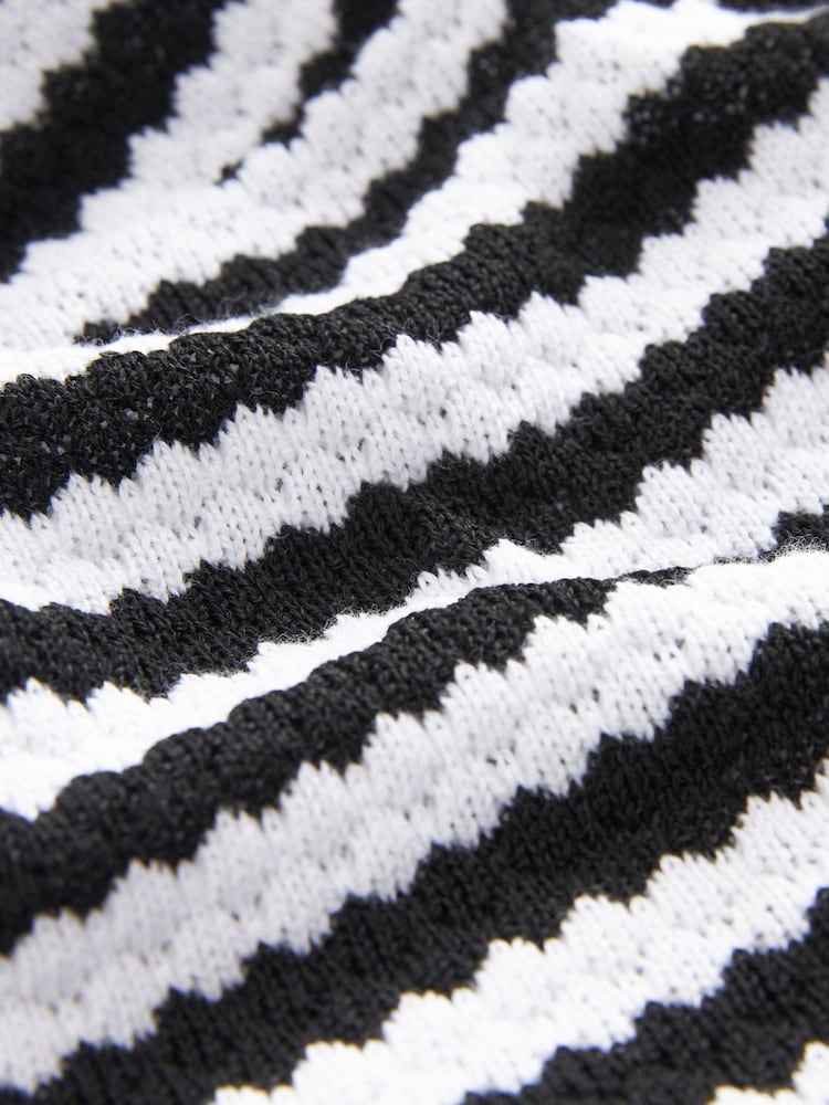 Black/White Twist Front Crochet Top - Image 6 of 6