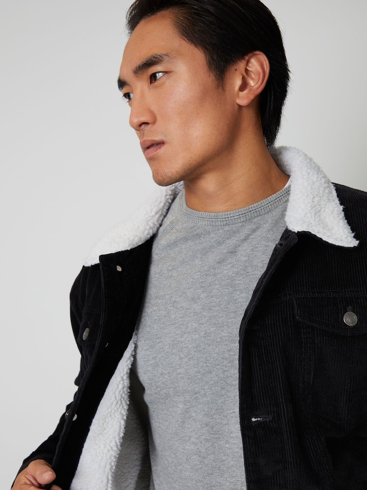 Schwarz - Threadbare Cordjacke mit Teddyfellkragen - Bild 5 von 5 Schwarz - Threadbare Cordjacke mit Teddyfellkragen - Bild 5 von 5