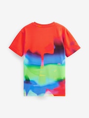 Leuchtend marmoriert - T-Shirt mit normaler Passform, kurzen Ärmeln und durchgehendem Print (3–16 Jahre) - Bild 2 von 2