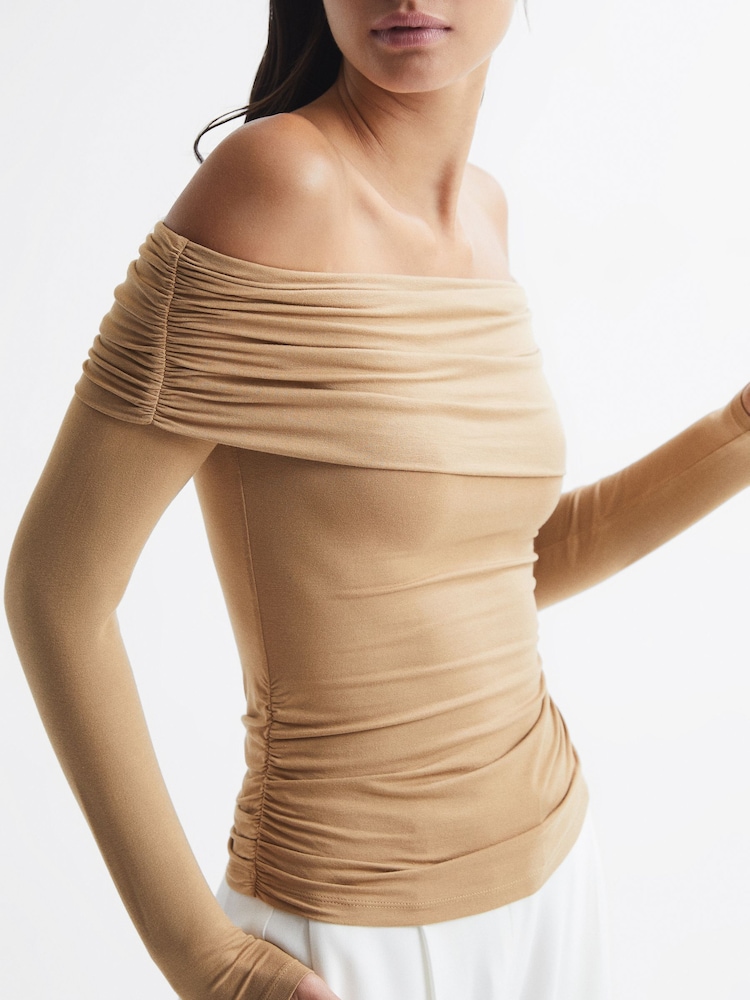 Reiss Camel Hudson Off-Shoulder Long Sleeve Top - Image 7 of 7