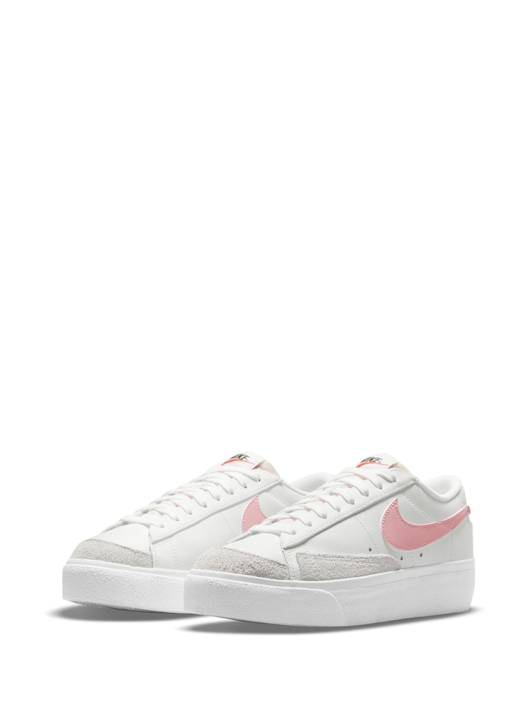 Belo-roza - Nizki športni copati z debelim podplatom Nike Blazer - Slika 1 iz 8 Belo-roza - Nizki športni copati z debelim podplatom Nike Blazer - Slika 1 iz 8