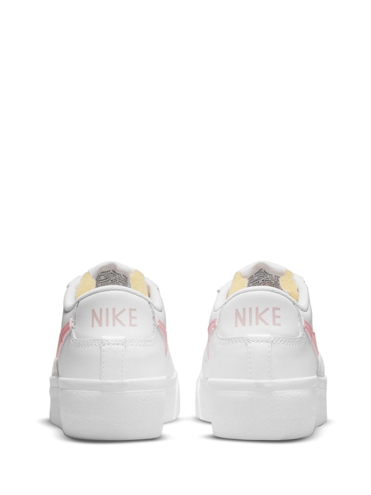 Belo-roza - Nizki športni copati z debelim podplatom Nike Blazer - Slika 2 iz 8 Belo-roza - Nizki športni copati z debelim podplatom Nike Blazer - Slika 2 iz 8