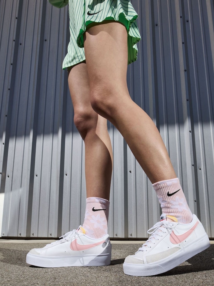 Biały/różowy - Niskie buty sportowe na platformie Nike Blazer - Image 7 of 8