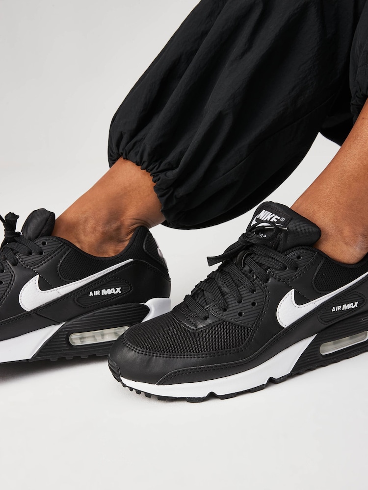 Nike Black/White Air Max 90 Trainers - Image 2 of 8