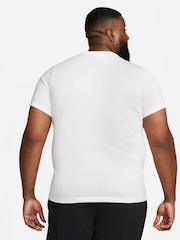 Белый - Спортивная футболка Nike Dri-FIT Legend  - Изображение 6 из 8