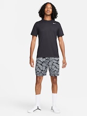 Черный - Спортивная футболка Nike Dri-FIT Legend  - Изображение 8 из 9
