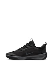 Nike Black Youth Omni Multi-Court Trainers - Image 4 of 9