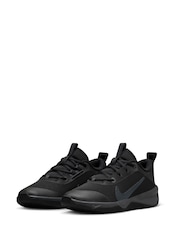 Nike Black Youth Omni Multi-Court Trainers - Image 5 of 9