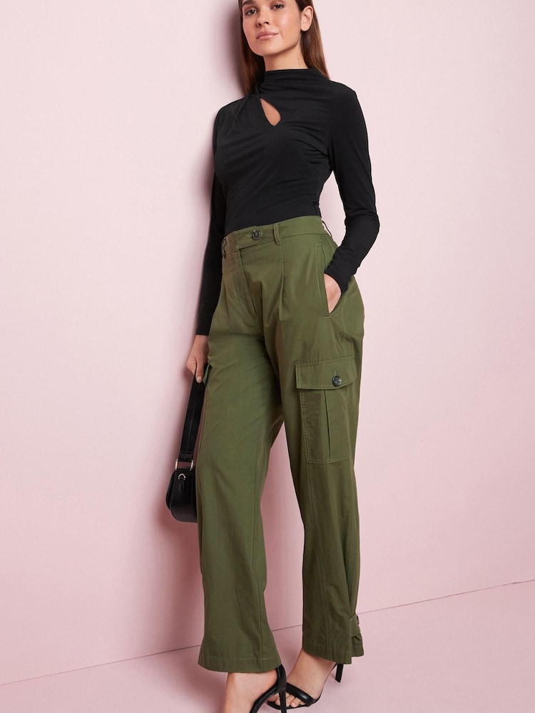 Khakigrün - Cargohose aus Baumwolle in Straight Fit mit Utility-Tasche - Bild 1 von 5