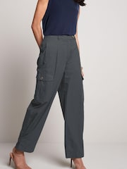 Anthrazitgrau - Cargohose aus Baumwolle in Straight Fit mit Utility-Tasche - Bild 2 von 6