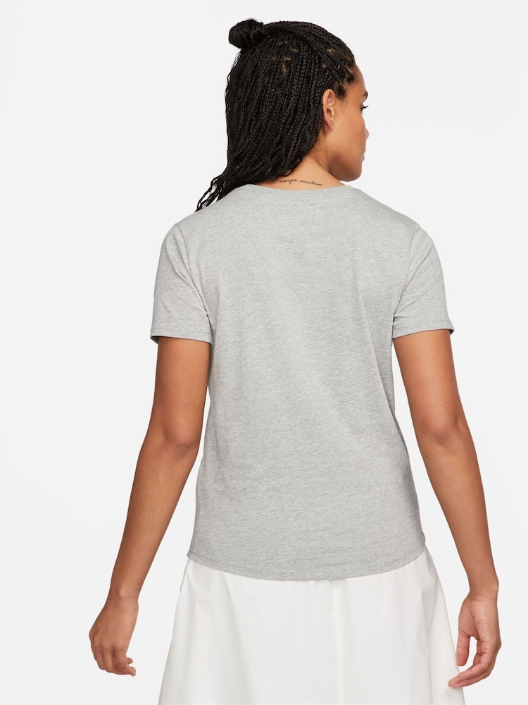 Gris oscuro jaspeado - Camiseta básica con diseño deportivo Club de Nike - Imagen 2 de 5