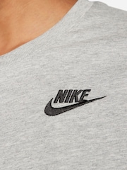 Gris oscuro jaspeado - Camiseta básica con diseño deportivo Club de Nike - Imagen 4 de 5
