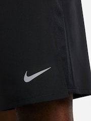 Negro - 9 pulgadas - Pantalones cortos sin forro para correr Dri-FIT Challenger de Nike - Imagen 5 de 10