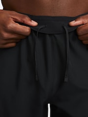 Negro - 9 pulgadas - Pantalones cortos sin forro para correr Dri-FIT Challenger de Nike - Imagen 6 de 10