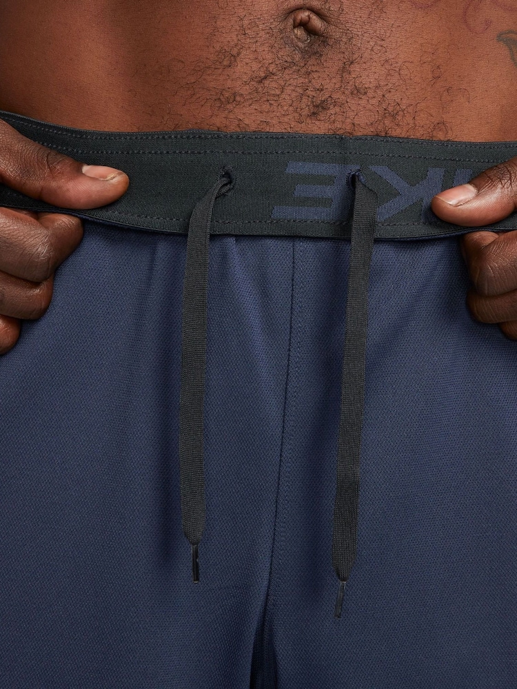 Nike Navy Totality Dri-FIT 9 inch Unlined Training Shorts - Image 6 of 7