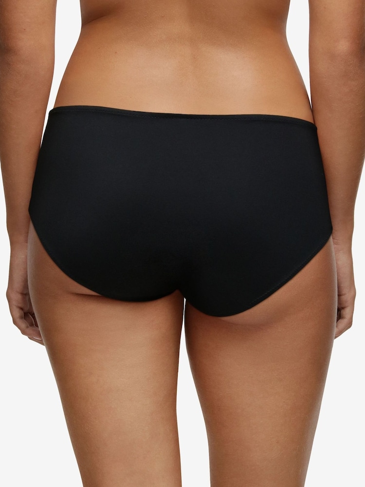 Chantelle Essential Heavy Flow Period Proof Shorty Knickers - Image 2 of 3