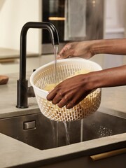 Joseph Joseph White Sink Salad Spinner 2-in-1 Colander Spindola - Image 2 of 7