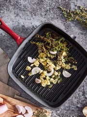 Tower Red 23cm Cast Iron Grill Pan - Image 2 of 4