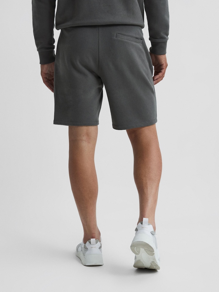 Reiss Olive Henry Garment Dye Jersey Shorts - Image 5 of 5