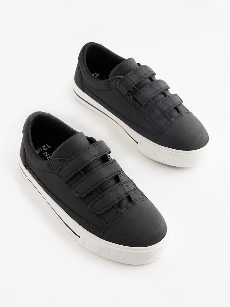 Schwarz - Schuhe mit Klettverschluss - Bild 1 von 5 Schwarz - Schuhe mit Klettverschluss - Bild 1 von 5