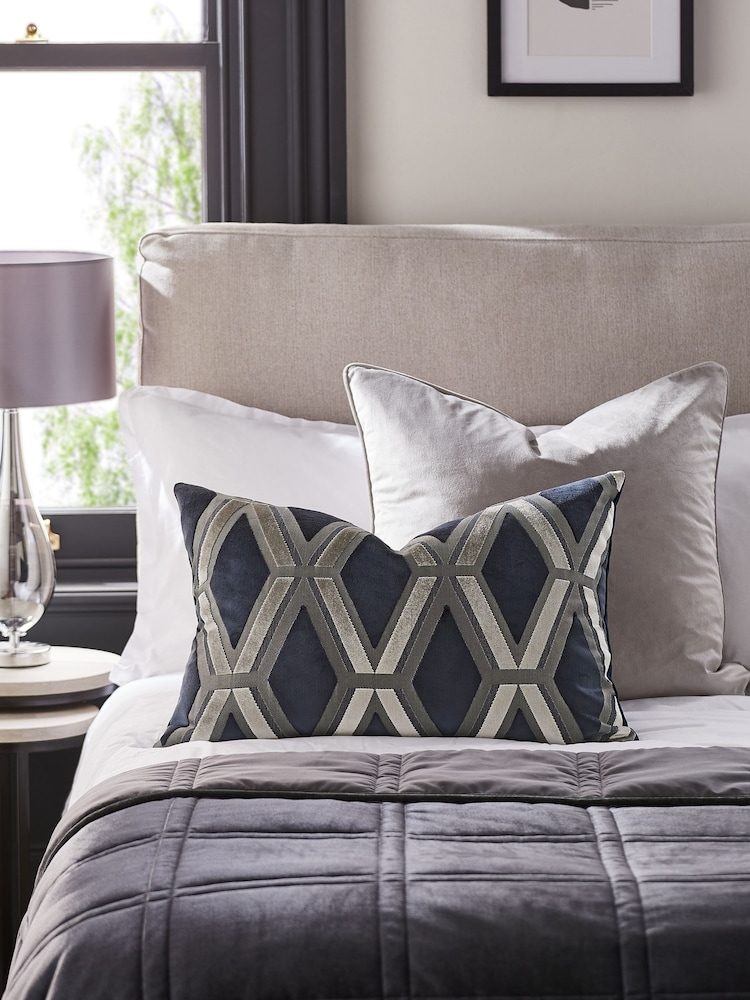 Zbirka Luxe Velvet Geo Cushion - Slika 1 iz 5 Zbirka Luxe Velvet Geo Cushion - Slika 1 iz 5