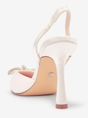 Bela slonokoščena - Poročni čevlji s pentljo in odprto peto Forever Comfort® Wedding Jewel - Slika 8 iz 9