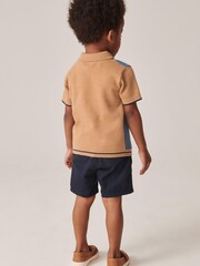 Braun/Marineblau - Vertikal gemustertes Strick-Poloshirt (3 Monate bis 7 Jahre) - Bild 4 von 6