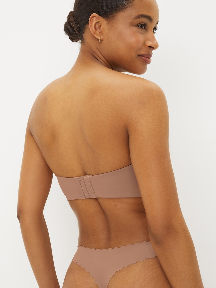 Nude - Bügelloser Bandeau-BH ohne Träger mit Muschelsaum - Bild 2 von 5