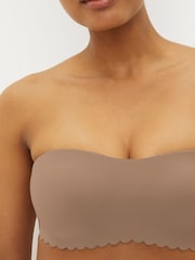 Nude - Bügelloser Bandeau-BH ohne Träger mit Muschelsaum - Bild 3 von 5