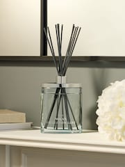 Collection Luxe Milan Green Apple & Magnolia 400ml Fragranced Reed Diffuser Refill - Image 2 of 4