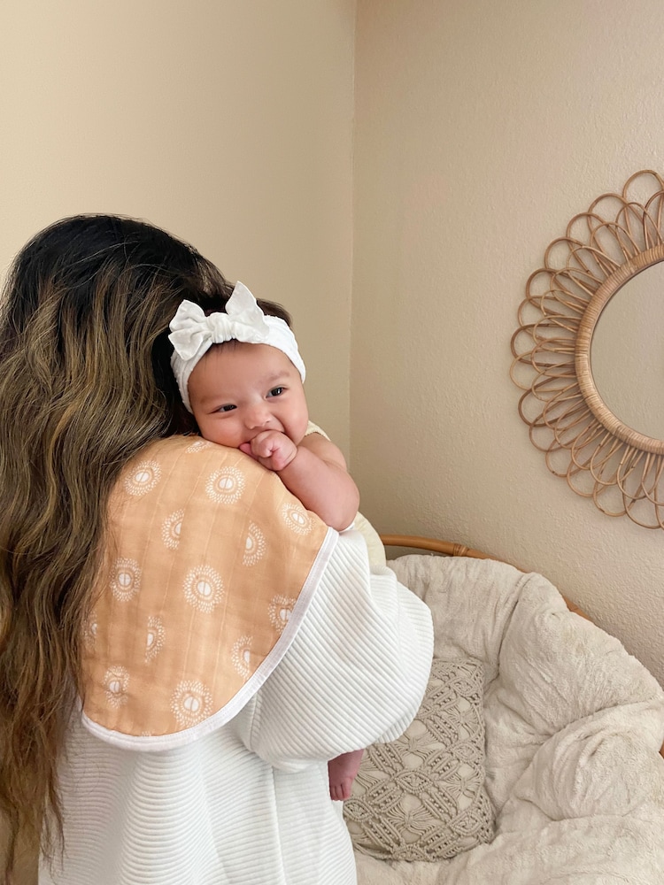 aden + anais White 100% Cotton Muslin Keep Rising Burpy Bibs 2 Pack - Image 2 of 4