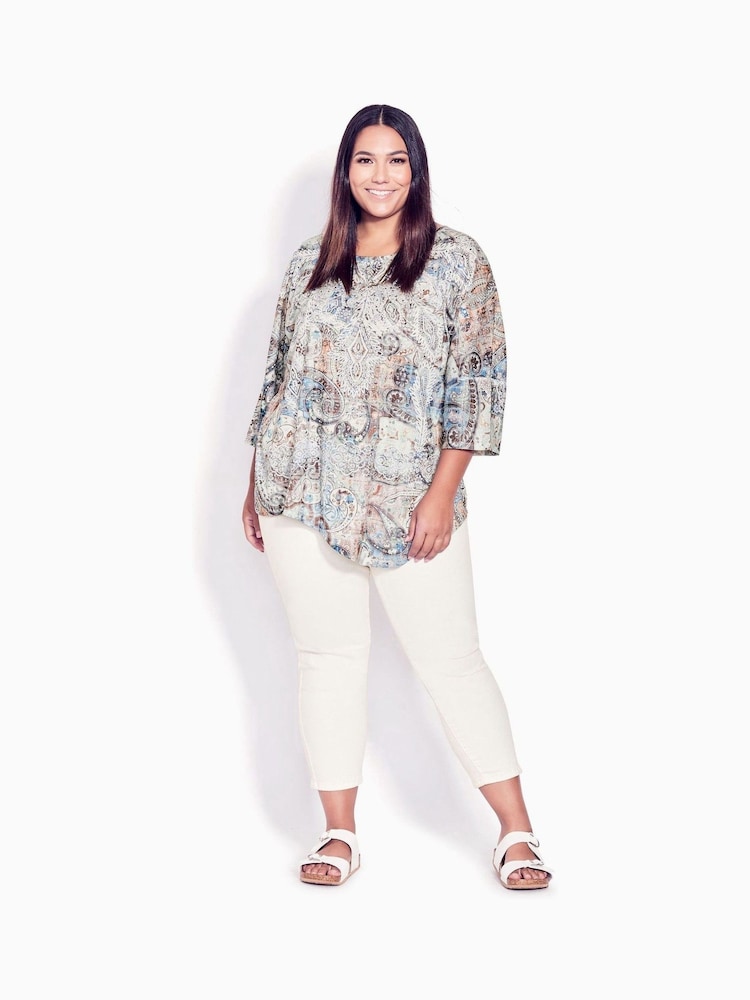 Avenue White Print Point Front Top - Image 1 of 4 Avenue White Print Point Front Top - Image 1 of 4