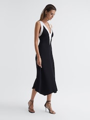 Reiss Black/White Autumn Colourblock V-Neck Midi Dress - Image 3 of 7