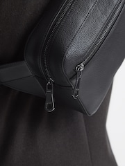 Bolso bandolera de cuero Carter de Reiss - Imagen 7 de 9