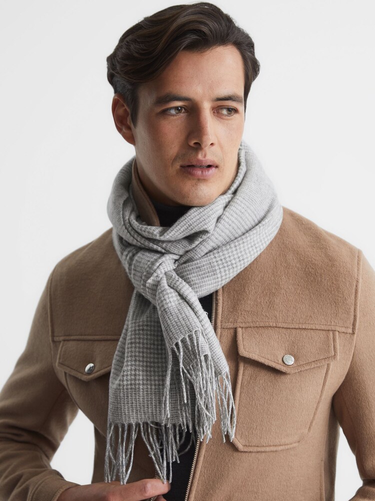 Reiss Grey Bark Houndstooth Cashmere Blend Scarf - Image 2 of 4
