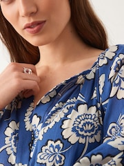 Blau mit floralem Muster - Midi-Hemdkleid aus 100 % Baumwolle - Bild 4 von 5