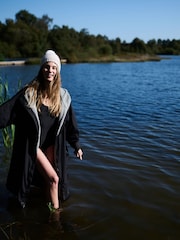 Regatta Black Adult Waterproof Changing Robe - Image 4 of 11