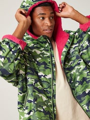 Regatta Green/White Adult Waterproof Changing Robe - Image 10 of 15