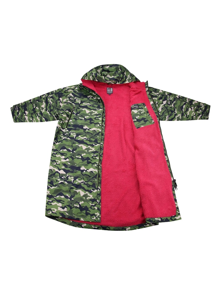 Regatta Green/White Adult Waterproof Changing Robe - Image 10 of 10