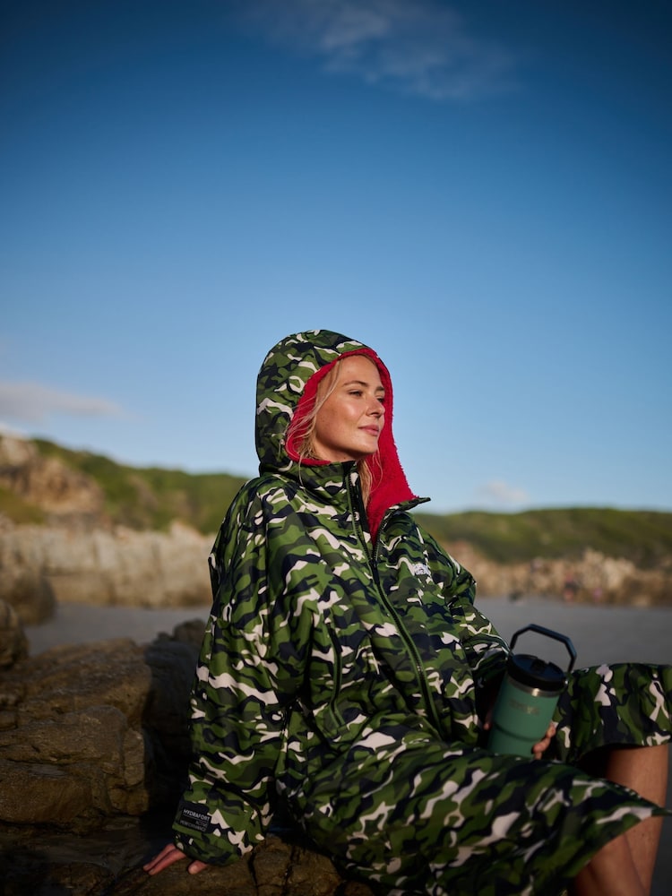 Regatta Green/White Adult Waterproof Changing Robe - Image 2 of 15
