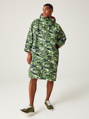 Regatta Green/White Adult Waterproof Changing Robe - Image 5 of 15