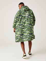 Regatta Green/White Adult Waterproof Changing Robe - Image 6 of 15