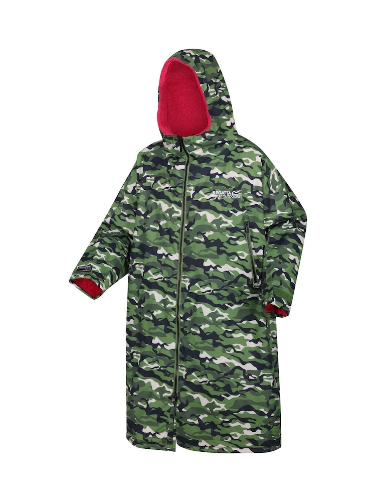 Regatta Green Camo Oversized Waterproof Borg-Fleece Lined Changing Robe - Image 9 of 9